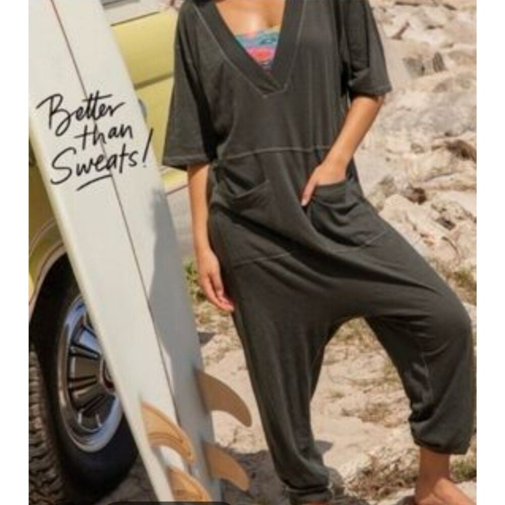 Natural Life Oversized Green Army Jumpsuit L Deep V Neck Short Sleeve Lounge
